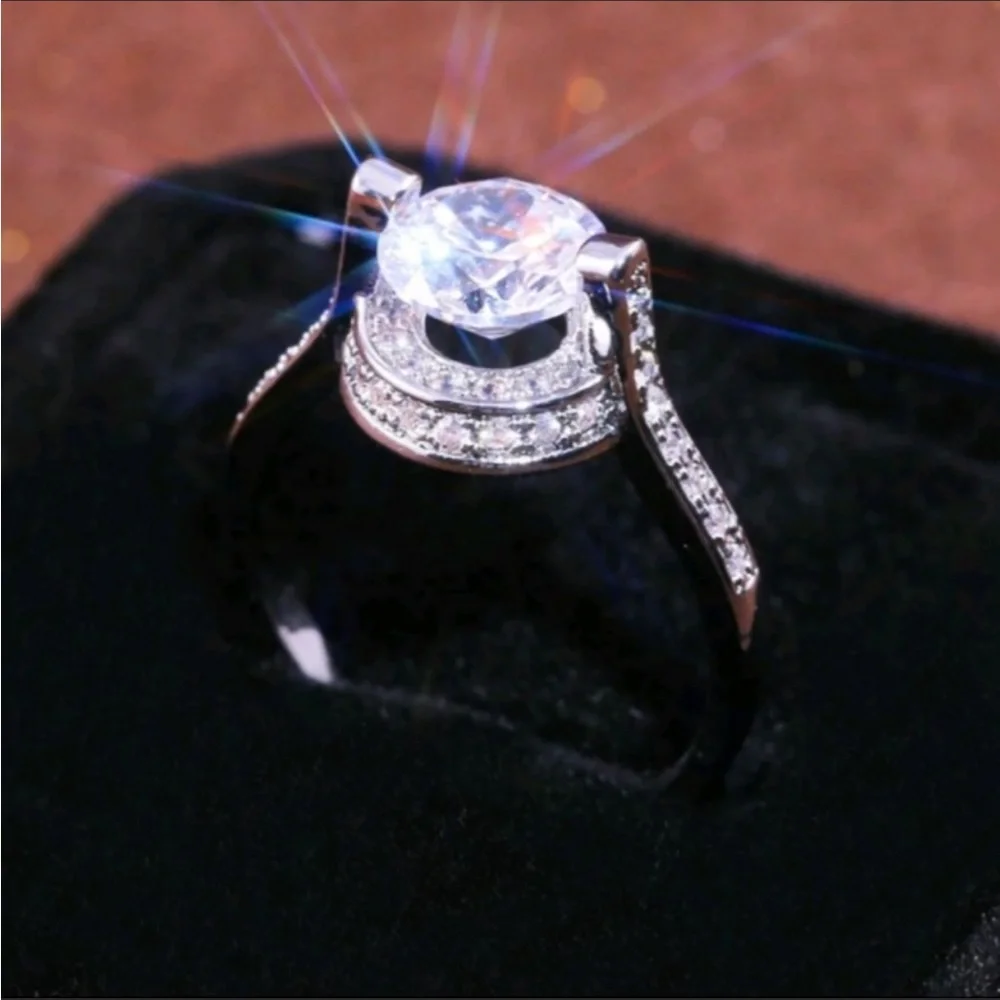 NEW 925 WEDDING RING ROUND CUT WHITE SAPPHIRE RING - Picture 3 of 4